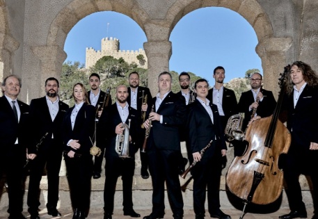 Audició de sardanes a càrrec de la Cobla Flama de Farners