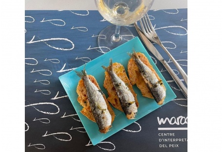 Sardines i més sardines: a la brasa, marinades o vestint uns fideus