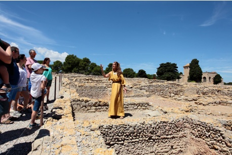 Visita romana teatralizada en Empúries
